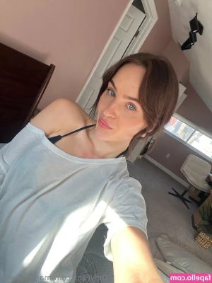 marielivewell - boobs said hi, say hi back 👋🏼