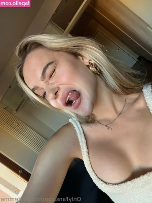 marielivewell - Sooo should I make this a full set? An extra naughty one?