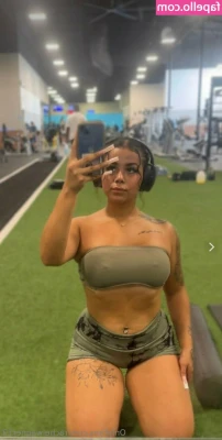 rachelwagner19 - sexy lady going swimming