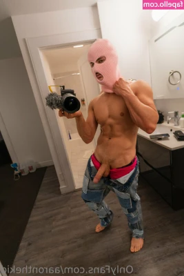aaronthekid - Pumped pussy solo? 🤔