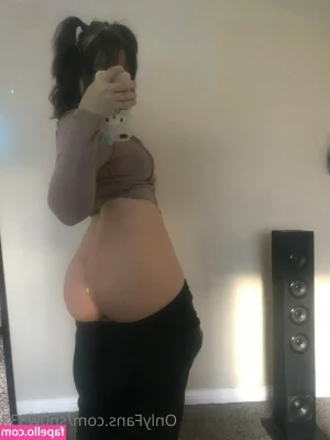 sn0w333 - Tried to shake my boobs xd