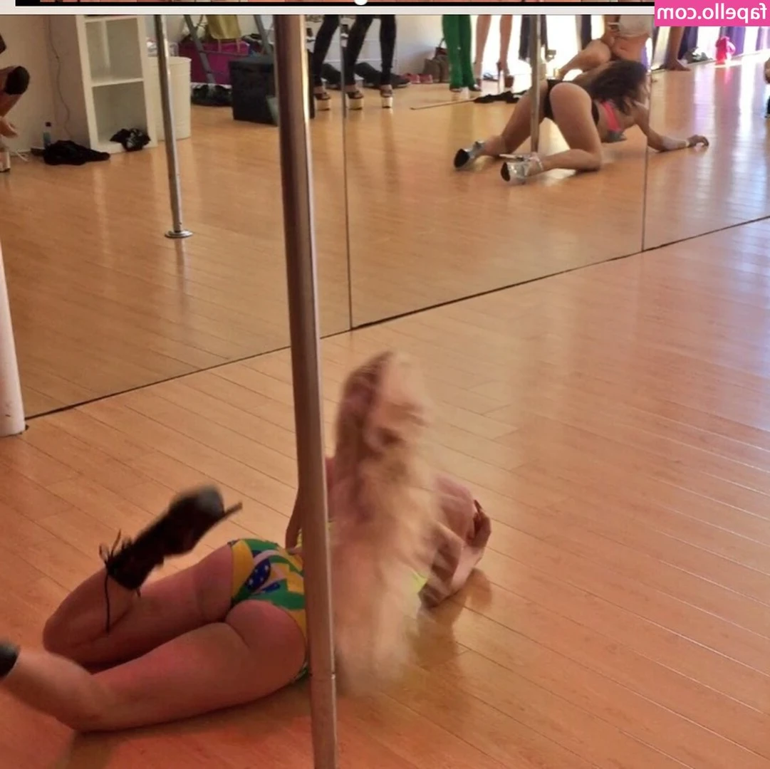 nikkidelano - Anyone that wants to see behind the scene footage home shot off my