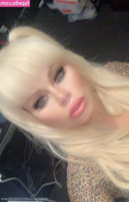 nikkidelano - Natural buns no filler friday