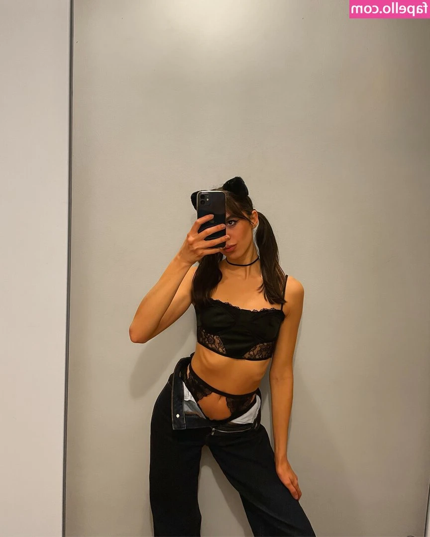 a.belle [ a-belle ] - This toy always makes me gush 💦