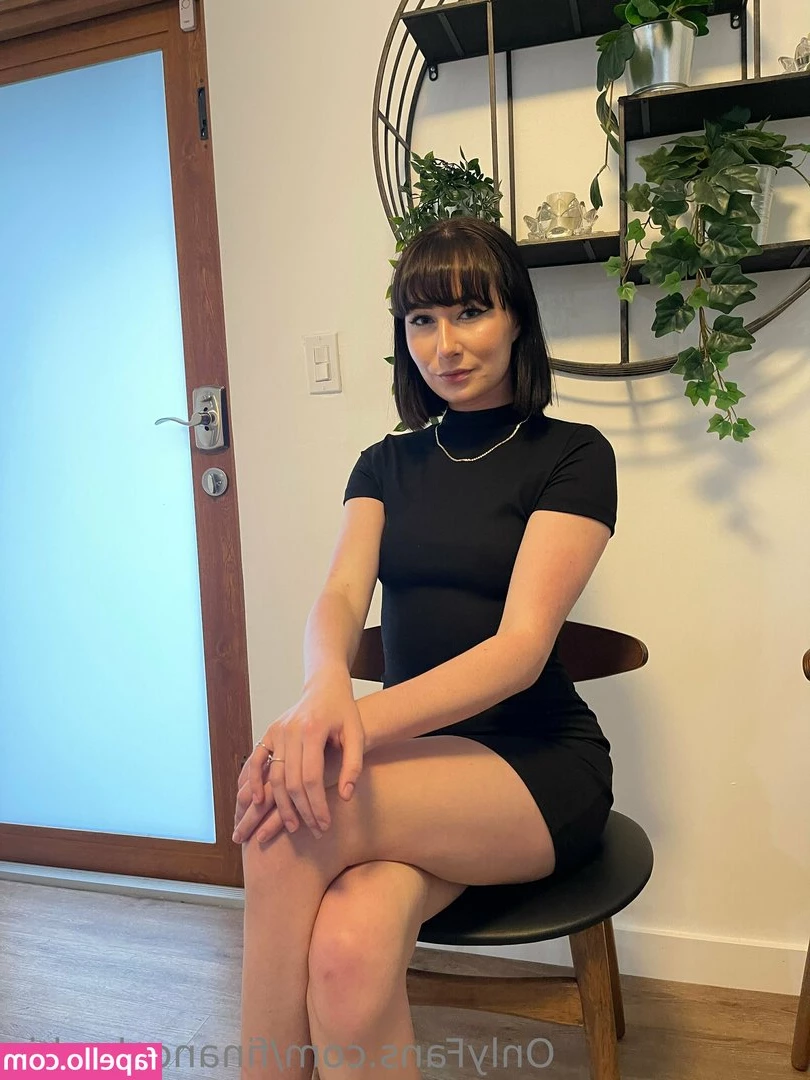 financebarbie - Fresh out of the shower     come get a taste