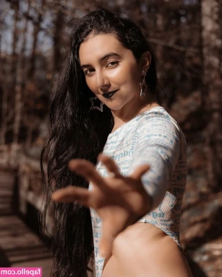 Sofia Morais [ sofia-morais ] - Love it when my buttcheeks make this clapping sound😜🤭 do u