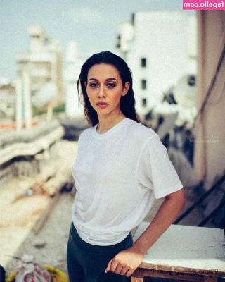 Aahana Kumra [ aahana-kumra ] - Ladies & Gentlemen I apologize for my absence… every time I try