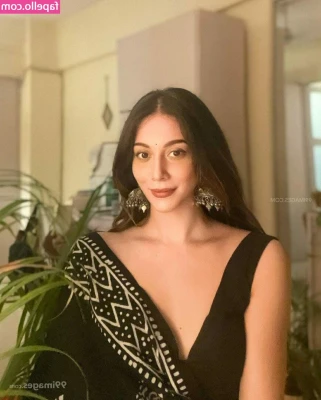 Aahana Kumra [ aahana-kumra ] - Longing for you