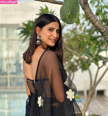 Aahana Kumra [ aahana-kumra ] - If you had this pussy for 10 minutes, what would you do first? 😼