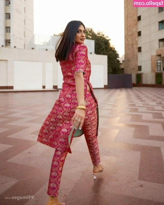 Aahana Kumra [ aahana-kumra ] - Are you my massage therapist for today? 🤭