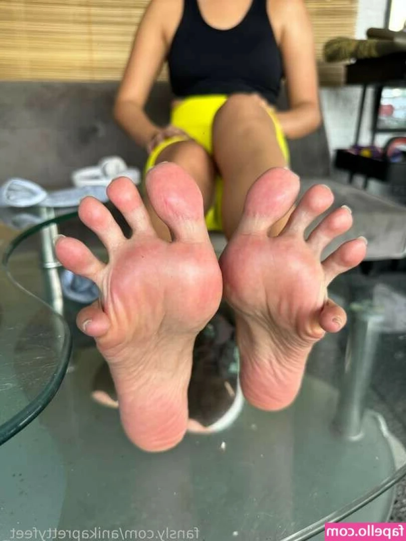 Anika Chan [ anika-chan ] - Wanna see a magic trick? 🥵