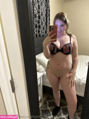 kellsbums - Because I know you never ever tire of seeing me in a bikini daddy ...