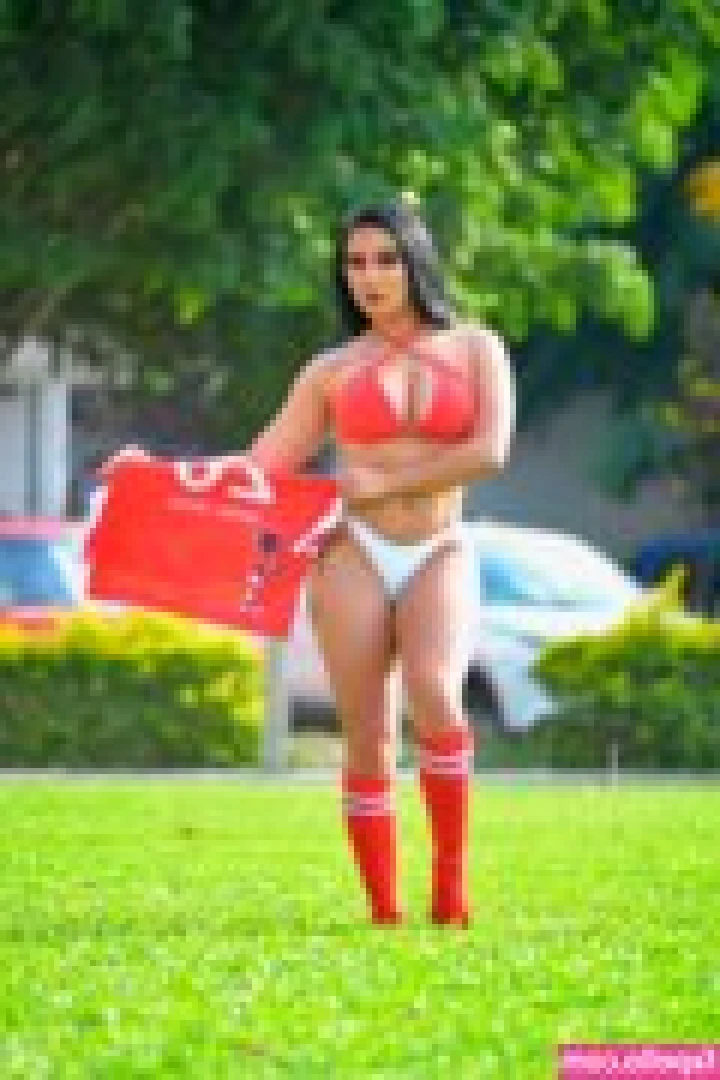 Eumicheli_rocha [ eumicheli-rocha ] - rly jus want a bunch of men to touch & grope my thick body at the