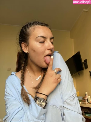 daddy.s_girl [ daddy-s-girl ] - Petit partage de ma tenue du jour  Enfin  surtout de ce qu il y a en