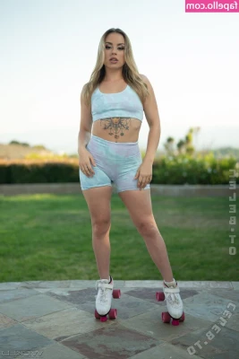 Slimthickvic - I can do a live 1-2-1 to the highest tipper today!!! 12pm uk time