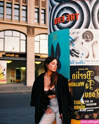 Sophieandjune - Benen open en neuk me nu!