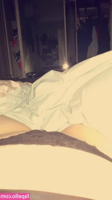 jess.anne [ jess-anne ] - Get under this underboob 🙃