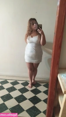 brinaxxx - I'm the same colour as the wall lmao