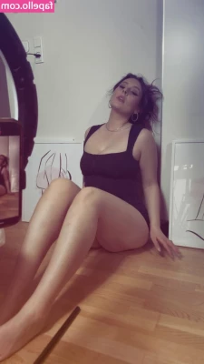 Christina Green [ christina-green-1 ] - DM me for private videos
