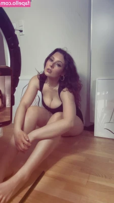 Christina Green [ christina-green-1 ] - Always looking to make YOU custom content    Send me a DM nothings