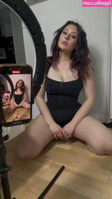 Christina Green [ christina-green-1 ] - Want new JOI video? Check your DM and unlock my message or tip $20