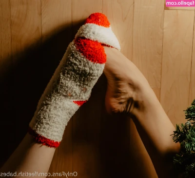 feetish.babes [ feetish-babes ] - Its funny how you people ask for long videos of me being fucked out
