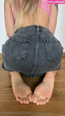 laemme [ laemme-1 ] - Now this is what Hump Day looks like!!! 🍑