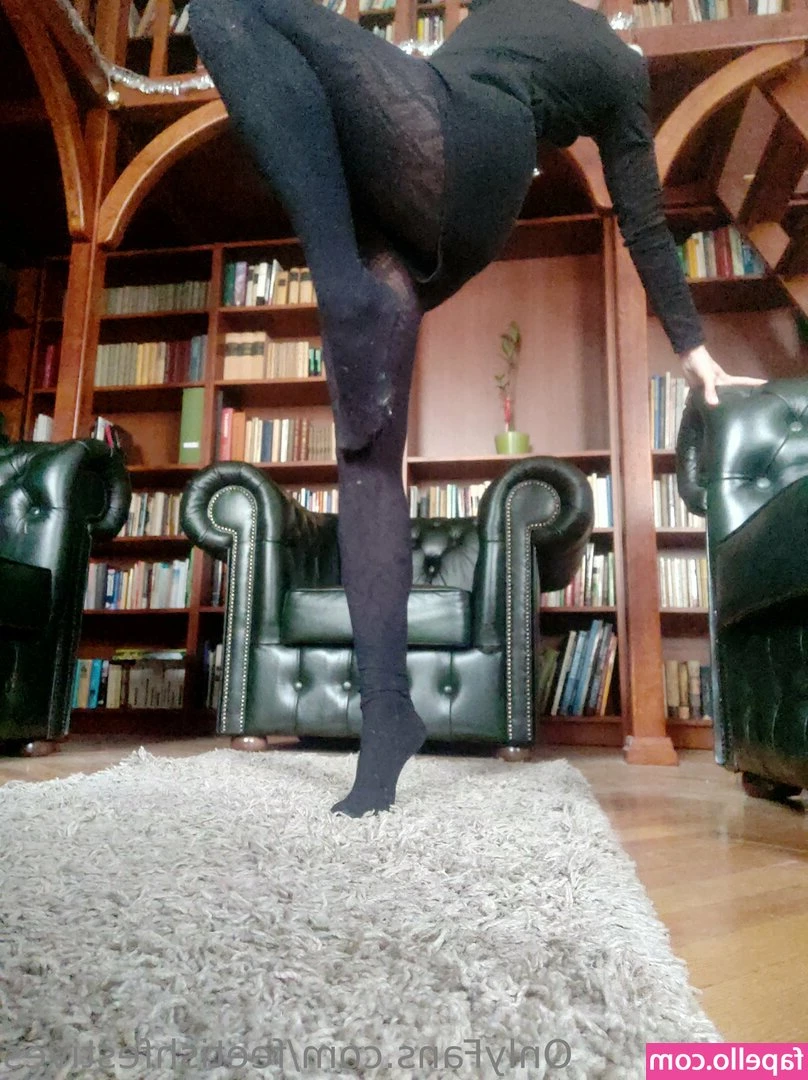 feetishfestives - Kim ❤️ drops the mop 😯
