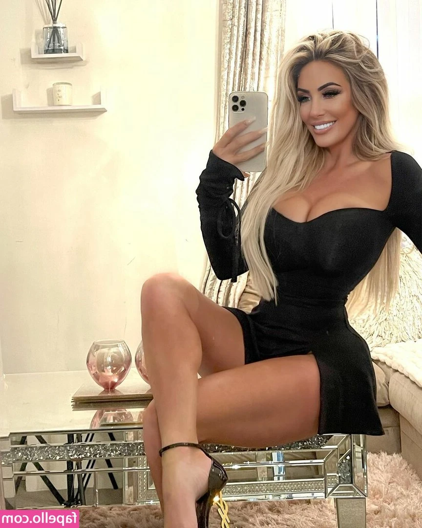 Debbie Clarkson [ debbie-clarkson ] - Are you ready for this smoking hott ƓΘⱤƓΘƝⳜ 𐤠ƝƊ