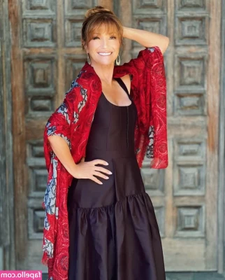 Jane Seymour [ jane-seymour ] - Seeing a girl's soul is much harder than undressing her😍😇 . Do