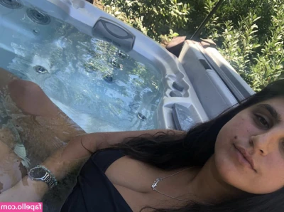Coral Hagag [ coral-hagag ] - ya know, I should really use that cumtube dildo of mine once I've got