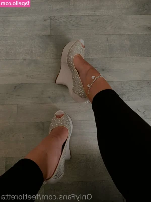 feetloretta - Y despedimos sesión con esta última foto para todos, también para