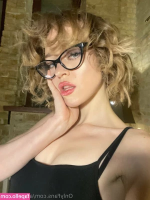 asica.meow [ asica-meow ] - Watch me moan and cum hard when i play with my vibrator   One of my