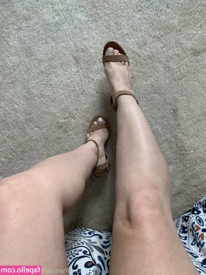 foot_the_bills [ foot-the-bills ] - heyy Guys! online now till midnight! See you there