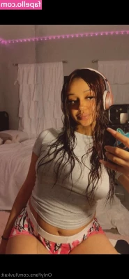 luvkait - Booty Tease filmed by Pedsrmeds