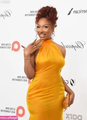 Megan Thee Stallion [ megan-thee-stallion-4 ] - Are you afraid to see if you like girls as special as me