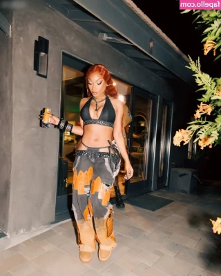 Megan Thee Stallion [ megan-thee-stallion-4 ] - should we shoot again ? @yogagoddess @michelangelo_photography