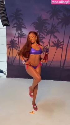 Megan Thee Stallion [ megan-thee-stallion-4 ] - Some screen caps from recents