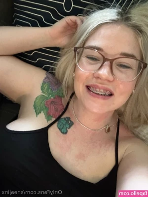 sheajinx - Send us a message for more    Tell us what you want    feetpic 