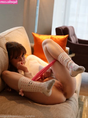 YourLittleMaya [ yourlittlemaya-1 ] - Tits or toe 🐫
