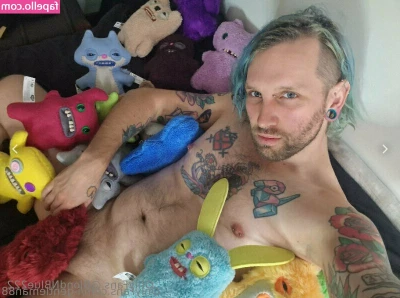 blondnblue222 - Hair done  makeup done   But  Do I really need clothes