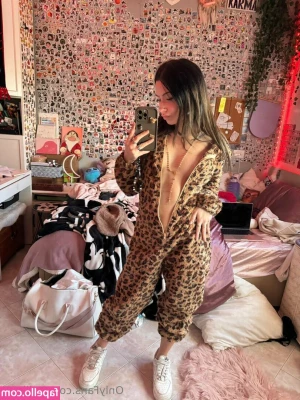 imlily06 - I m curious who follows me   You are a