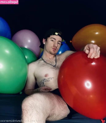kevinkiznerxxx - New Video out now. Check your messages Quick!