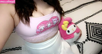 prettylittlprincess - had some quiet moments enjoying the light stroking my boobs today..