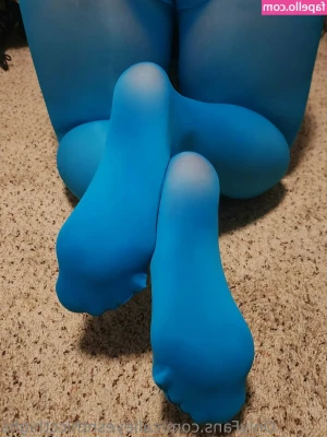 calieyesnthiccthighs - Late night relaxation 🥰 (not used to showing this much of my face