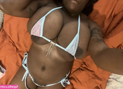 Bunnyslttt - Are you into trampling ?