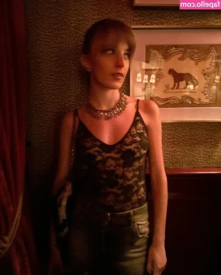 Sienna Gruss [ sienna-gruss ] - Vibing with an old massager wishing it was you instead