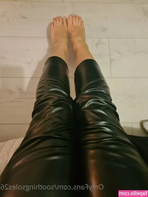 soothingsoles26 - Check your inboxes soon for a sexy hot wax video with @miiisselena
