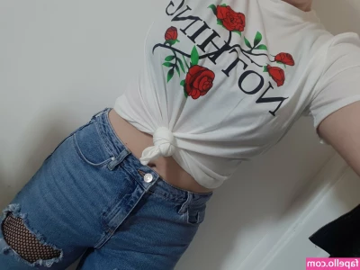 maebry - Diddling the dildo
