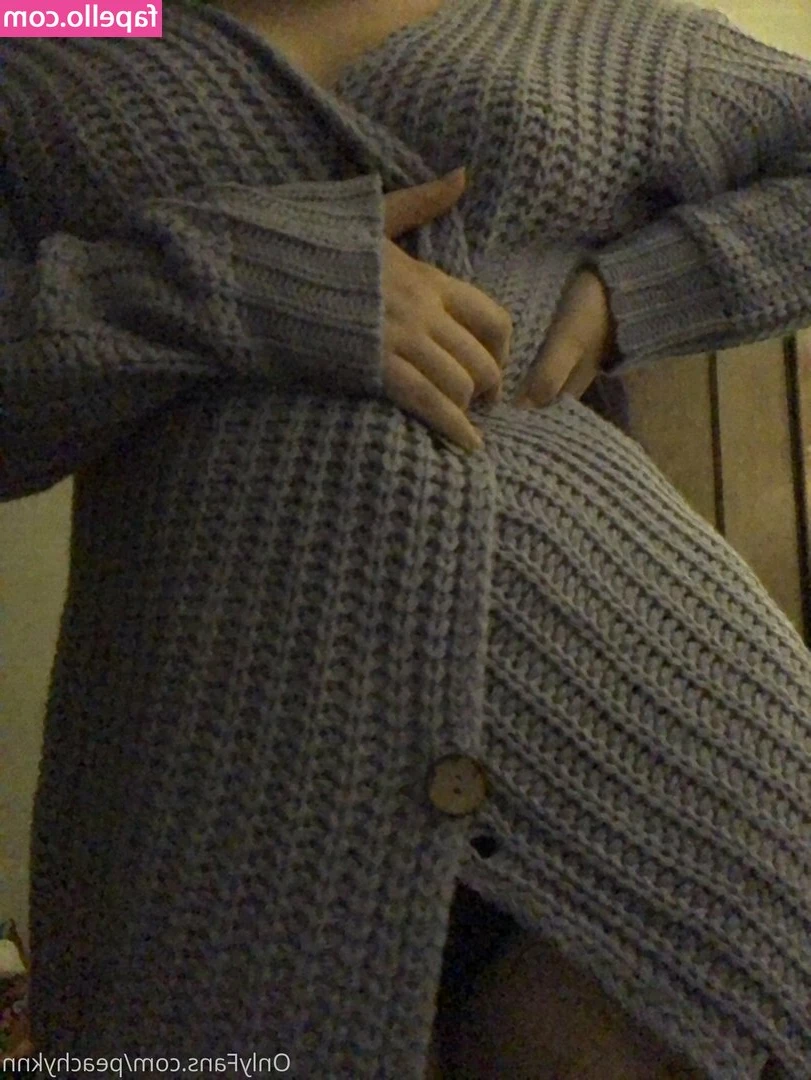peachyknn - Cuz I am daddiesgirl 😈